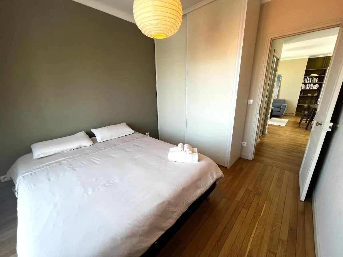 The Elegant - Sunny & Quiet - Near Bastille Apartment Paris France