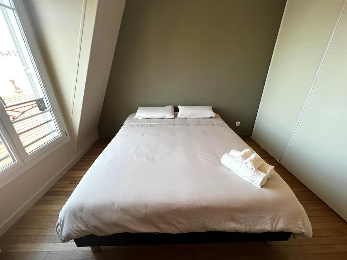 The Elegant - Sunny & Quiet - Near Bastille Apartment Paris France