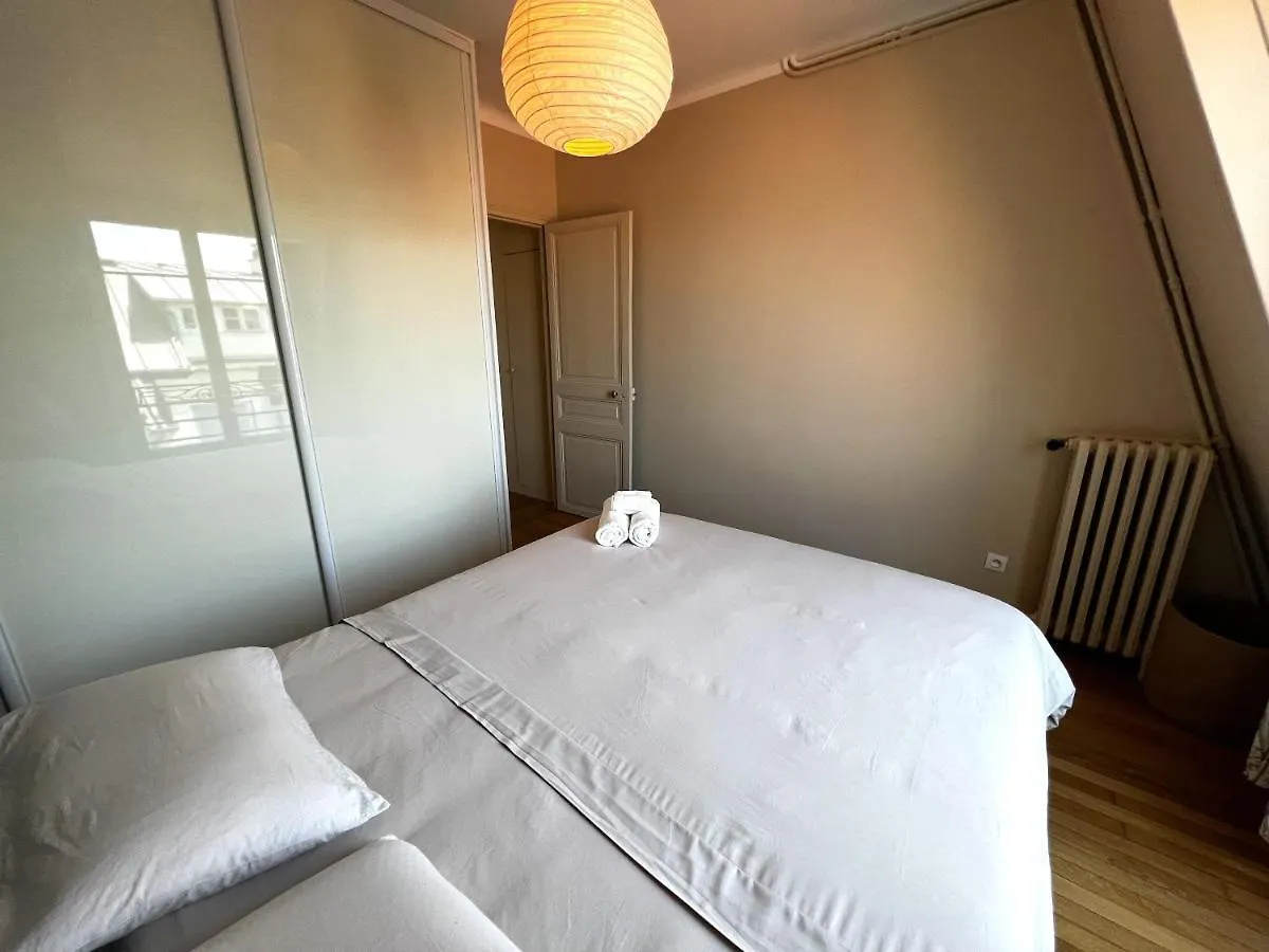 The Elegant - Sunny & Quiet - Near Bastille Apartment Paris